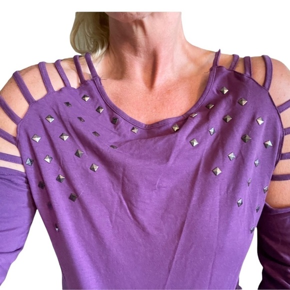New Purple medium studded cutout top - Picture 1 of 10